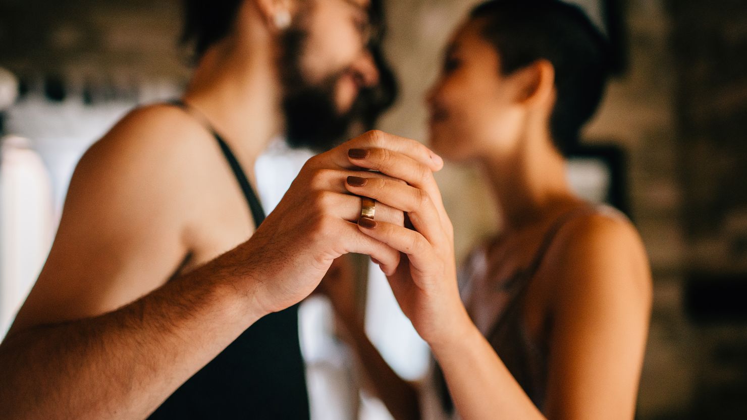 How to make my girlfriend love me more